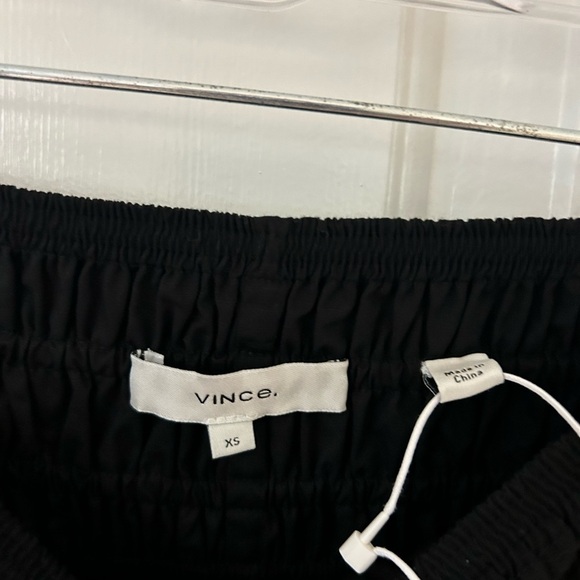 Vince Women’s Smocked Black Pull On Shorts - Picture 4 of 6